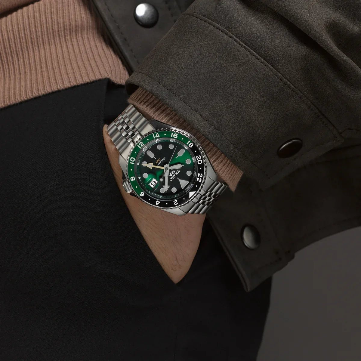 Seiko 5 Sports Auto Mens Green Watchssk035k1 - Image 5